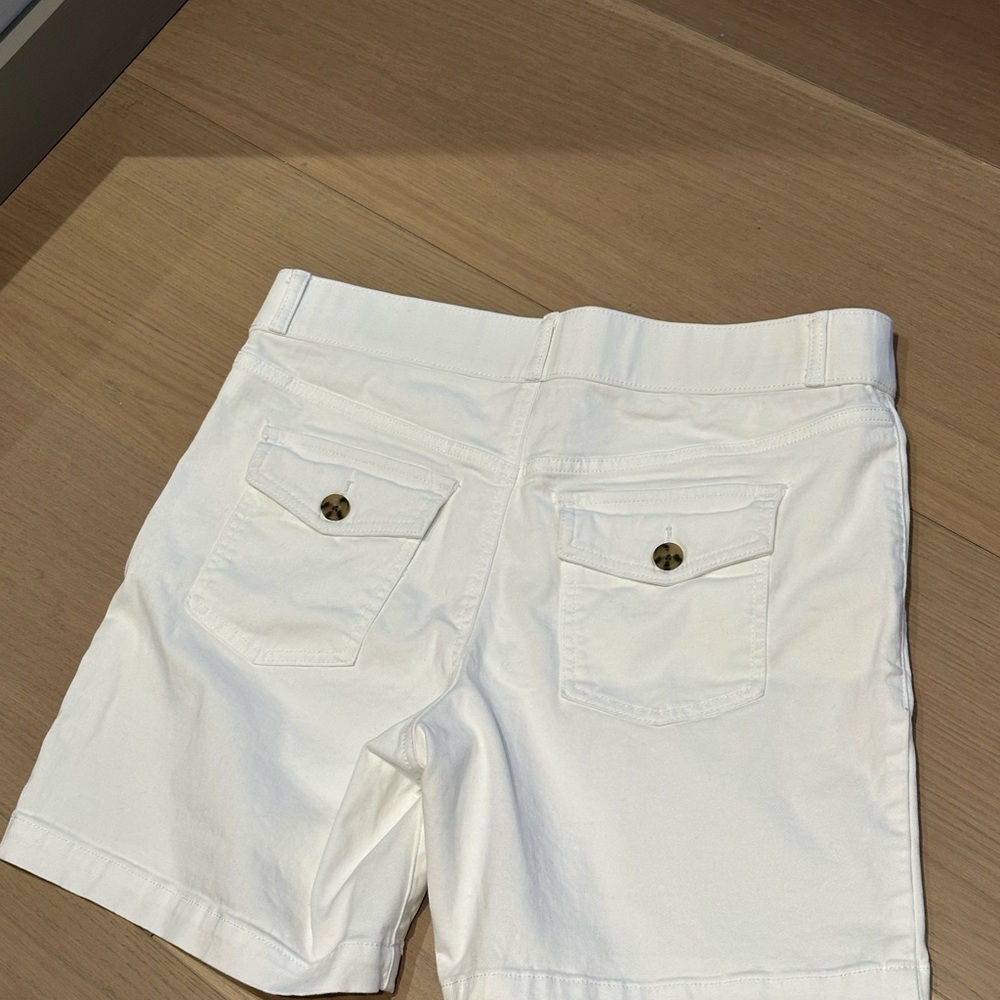 Gloria Vanderbilt Women's White Shorts - Picture 9 of 10